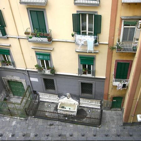 نابولي Al Centro E Meglio B&B المظهر الخارجي الصورة