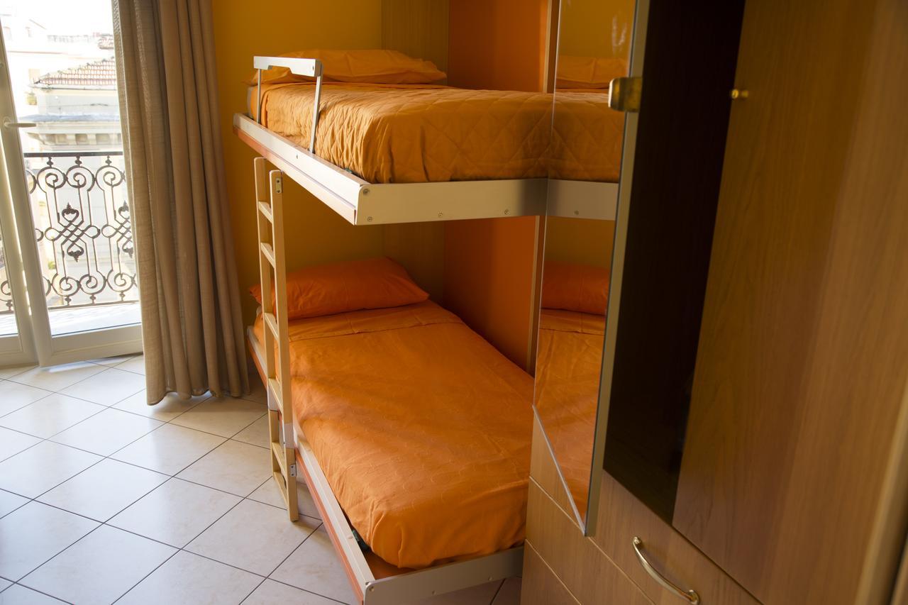 نابولي Al Centro E Meglio B&B المظهر الخارجي الصورة