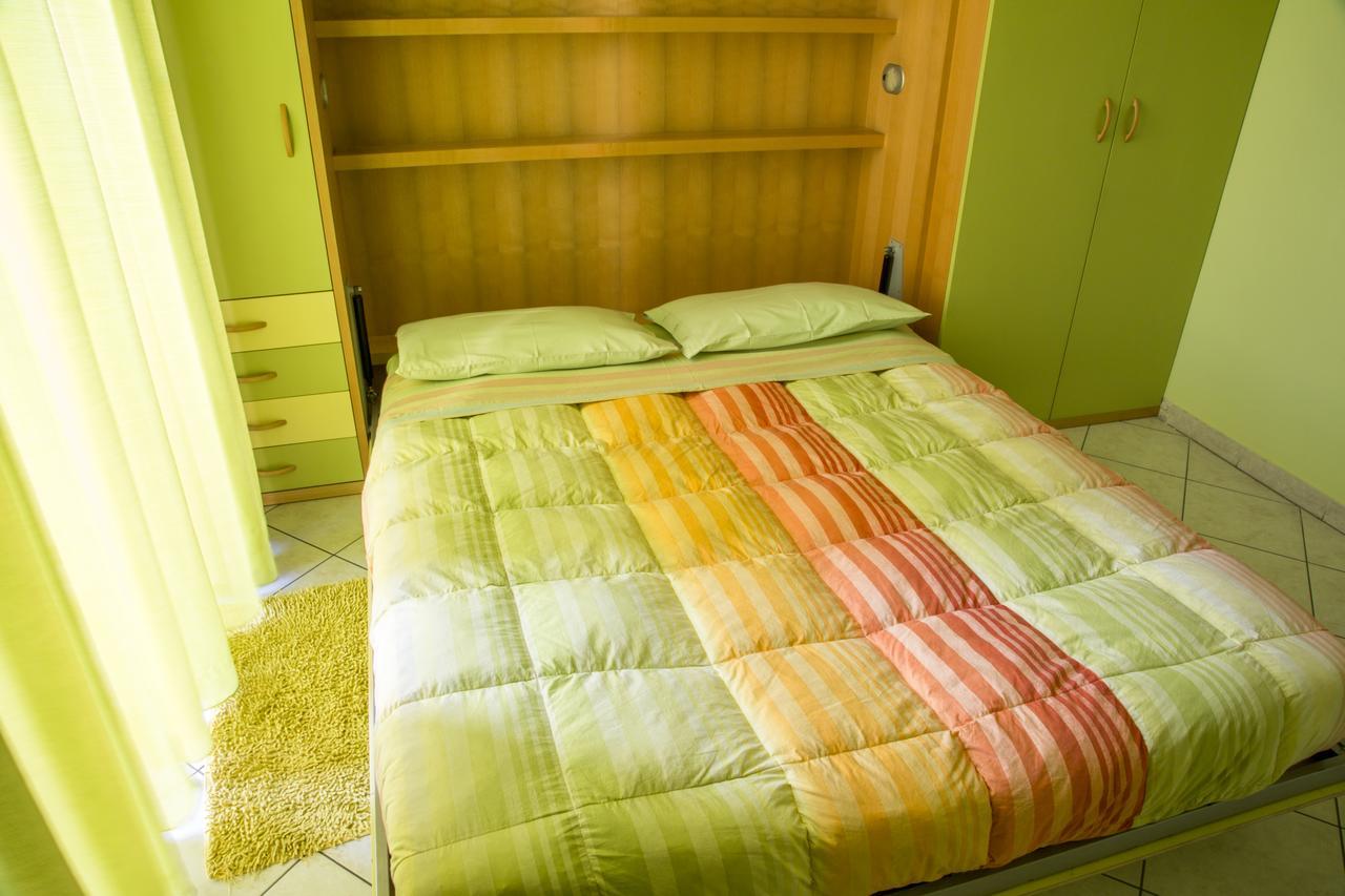 نابولي Al Centro E Meglio B&B المظهر الخارجي الصورة