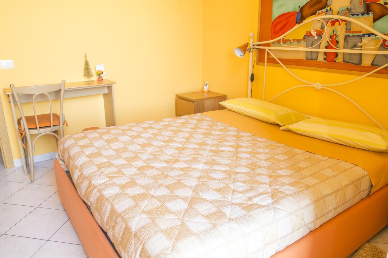 نابولي Al Centro E Meglio B&B المظهر الخارجي الصورة