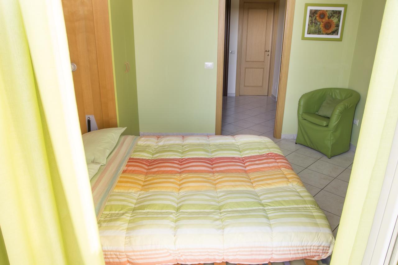 نابولي Al Centro E Meglio B&B المظهر الخارجي الصورة